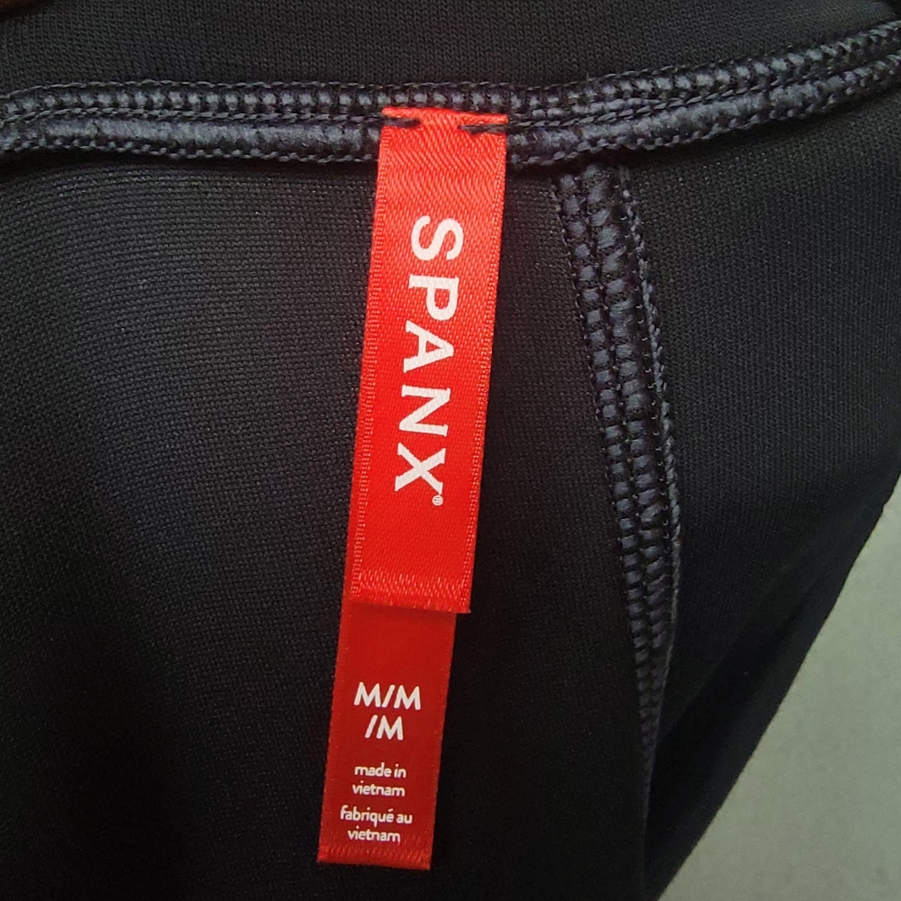 Spanx Air Essentials Tunic Tank Top Blouse  Very Black Women's Size M. Pre-owned - Picture 7 of 11